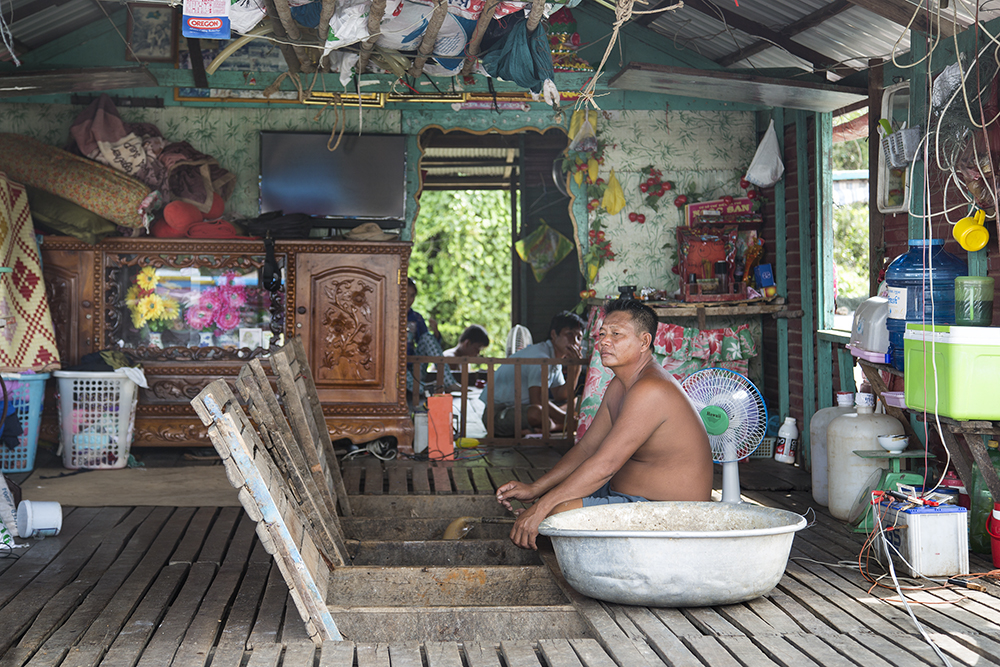 Alina Fedorenko_Icons on Water_Cambodia_11.jpg